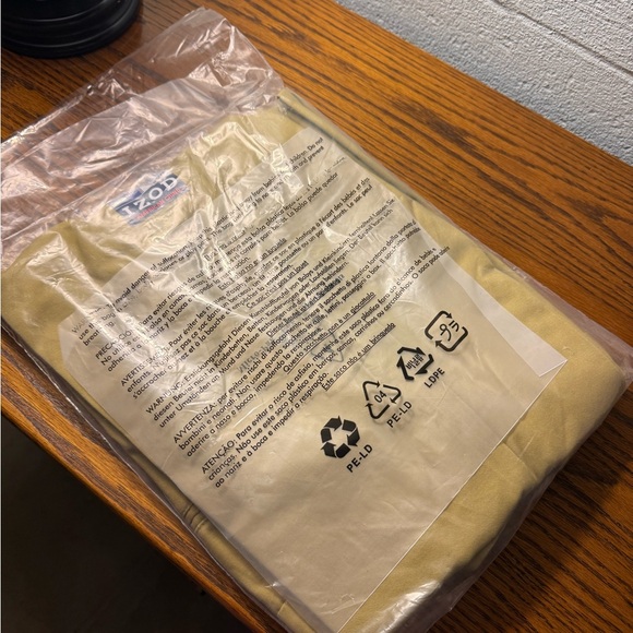 IZOD Men’s Khaki Chino Pants | Straight Fit | 40x30 | New with Tags - Picture 3 of 4